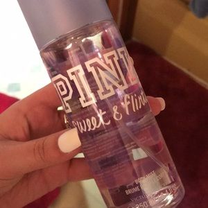 PINK Sweet & Flirty Body Mist